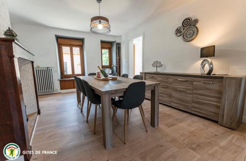 Le Domaine De L Etang Le Merger Holiday home Oeuilly