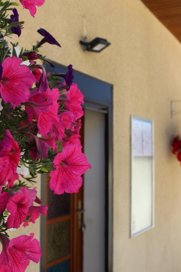Le Domaine De L Etang Le Merger Holiday home Oeuilly